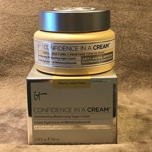 BNIB!! IT Cosmetics Confidence in a Cream